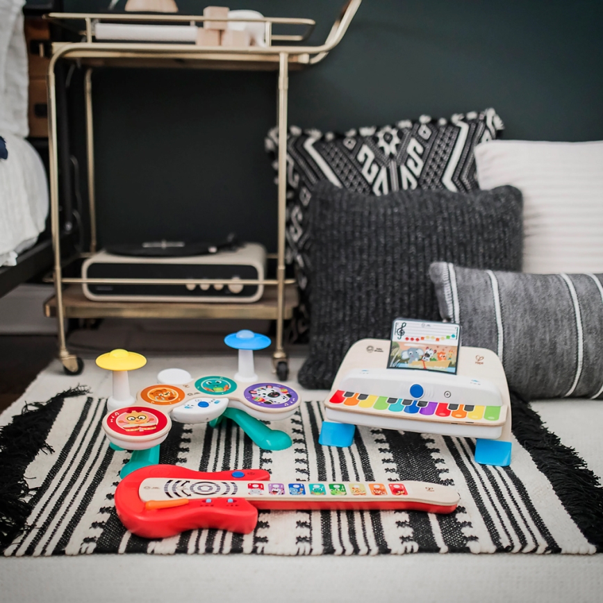 Baby Einstein - Drvena muzička igračka MAGIC TOUCH gitara 3xAA