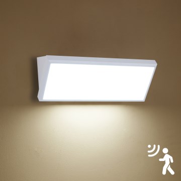 Brilagi - LED spoljašnje zidno svetlo sa senzorom TRIANGLE LED/42W/230V belo IP65