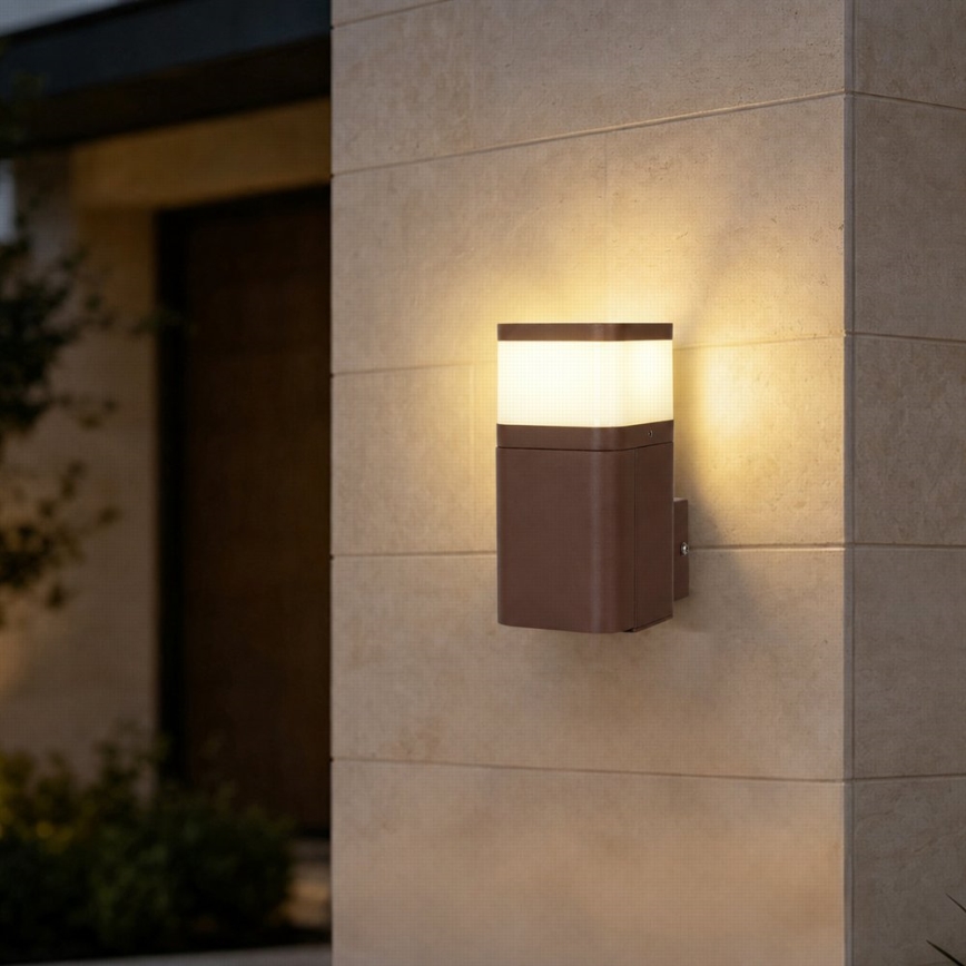 BRILAGI - Spoljašnja zidna lampa sa SCHUKO utičnicom PILLAR 1xG9/11W/230V IP44 braon