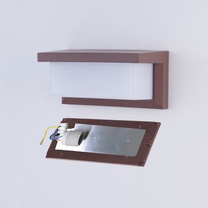 Brilagi - Spoljašnja zidna svetiljka BRICKY 1xE27/60W/230V braon IP54