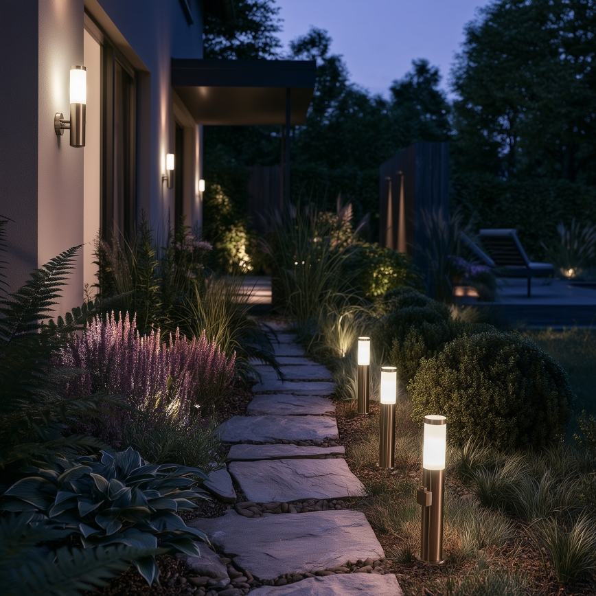 BRILAGI - Spoljašnja lampa sa utičnicom ELIA 1xE27/20W/230V IP44 50 cm mat hrom