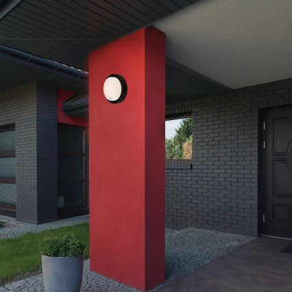 Brilo - Punjivo LED spoljašnje zidno svetlo sa LED senzorom/4W/5V 4400 mAh IP44 crna