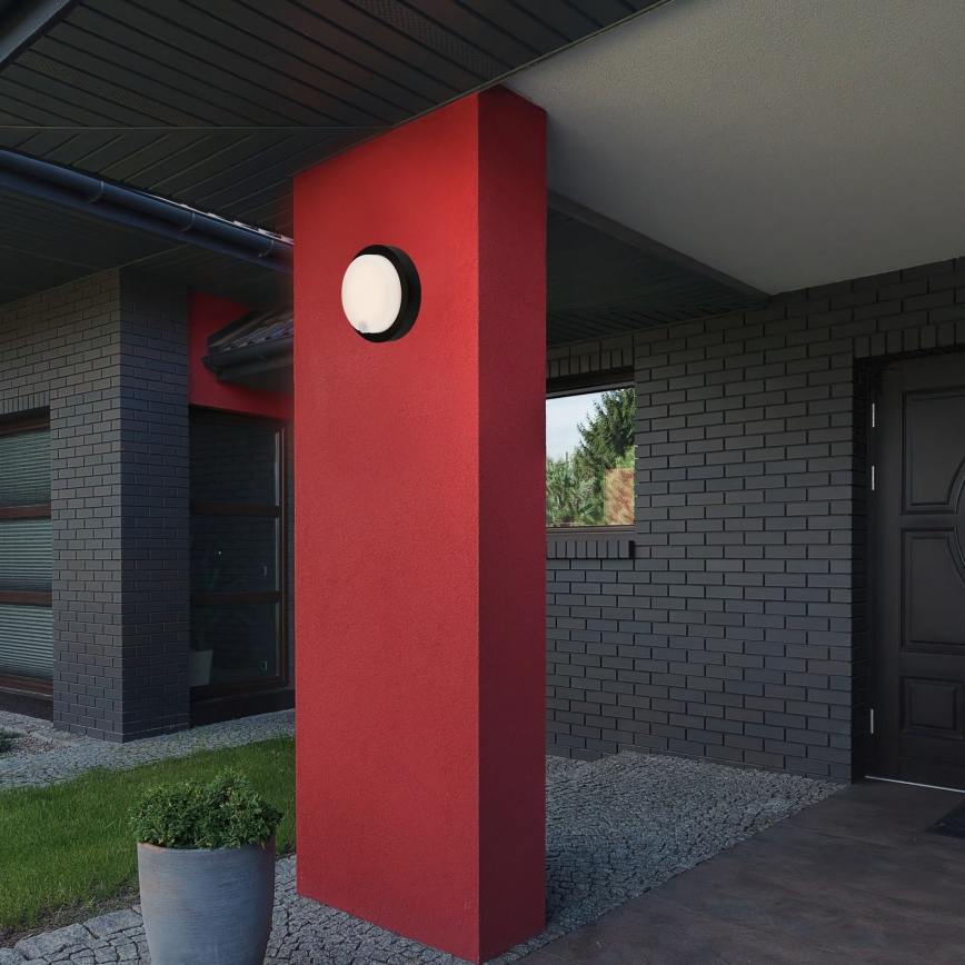 Brilo - Punjivo LED spoljašnje zidno svetlo sa LED senzorom/4W/5V 4400 mAh IP44 crna