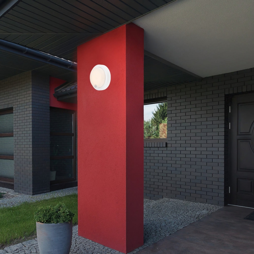 Brilo - LED punjiva spoljna zidna svetiljka sa senzorom LED/4W/5V 4400 mAh IP44 bela