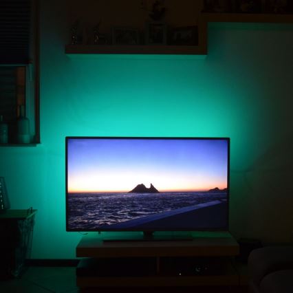 Brilo - LED RGBW prigušiva traka za TV 3m LED/2,5W/USB + daljinski upravljač