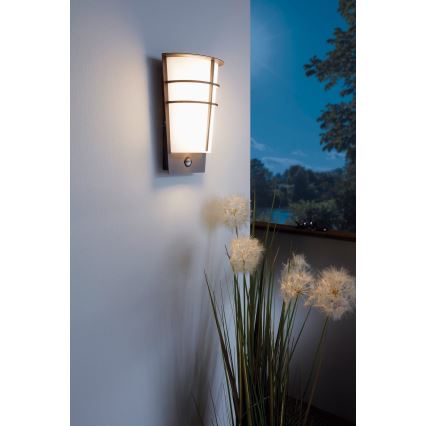 Eglo 96017 - LED spoljašnje zidno svetlo sa senzorom BREGANZO 1 2xLED/2,5W IP44