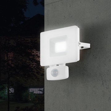 Eglo - LED reflektor sa senzorom LED/20W/230V IP44