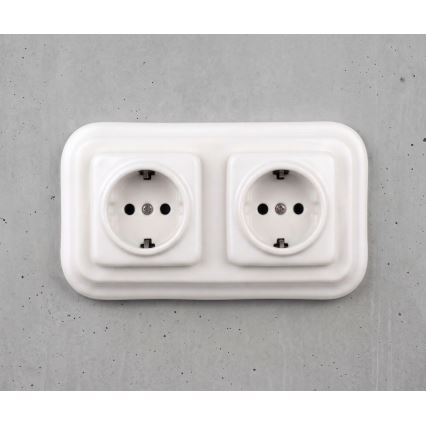 Elhard - Dvostruka keramička retro utičnica za kućnu upotrebu sa okvirom SCHUKO 230V bela