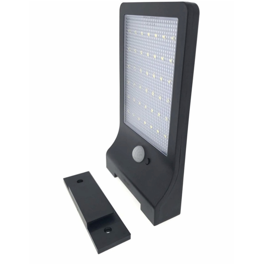 HÖFFTECH - LED solarna zidna lampa sa senzorom pokreta i sumraka LED/3,7V 2200 mAh IP44