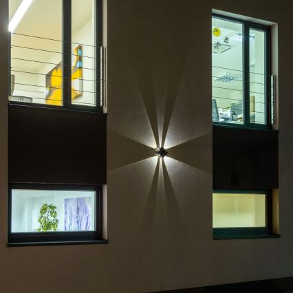 LED solarno zidno svetlo sa senzorom LED/2W/5V IP54 1300 mAh