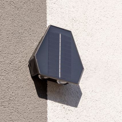 LED solarno zidno svetlo sa senzorom LED/2W/5V IP54 1300 mAh