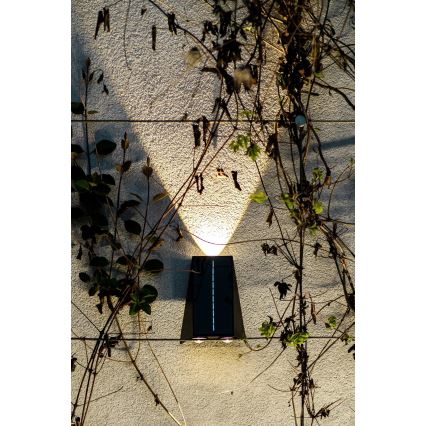LED solarno zidno svetlo sa senzorom LED/2W/5V IP54 1300 mAh