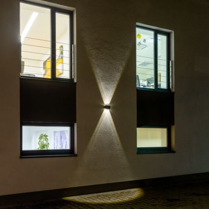 Solarno LED zidno svetlo sa senzorom, 2W/5V, IP54, 1300 mAh