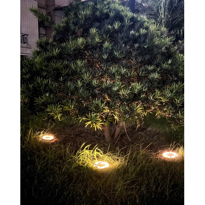 Komplet od 4 solarna spoljašnja LED svetla sa senzorom LED/0,048W/2V IP68 600 mAh