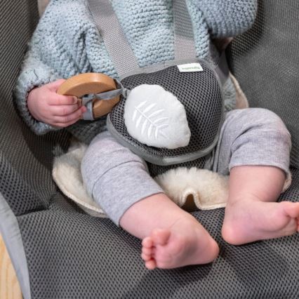 Ingenuity - Dečija vibrirajuća ležaljka sa melodijom EVERY SEASON WESLEY 3xC siva