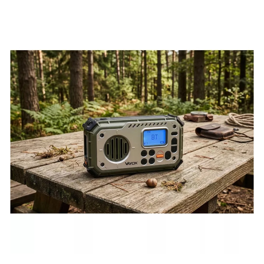 Kamperski radio sa kurblom, solarnim panelom i LED baterijskom svetiljkom sa funkcijom powerbanke 5V/3xAAA/2000 mAh IPX4 zelena