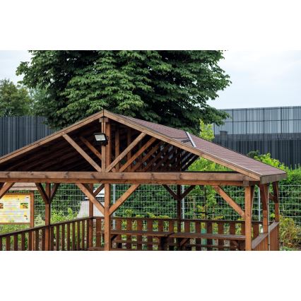 LED prigušiva reflektor sa solarnim panelom i senzorom sumraka LED/15W/15000 mAh 3,2V IP65 + daljinski upravljač