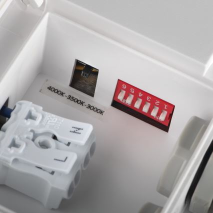 LED spoljna plafonska svetiljka sa senzorom pokreta BENO LED/24/30W/230V 3000/3500/4000K IP65 bela, kvadratna