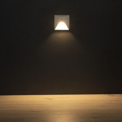LED svetlo za stepenište sa senzorom pokreta i sumraka EXIN LED/2,5W/230V 3000K IP65 belo kvadratno