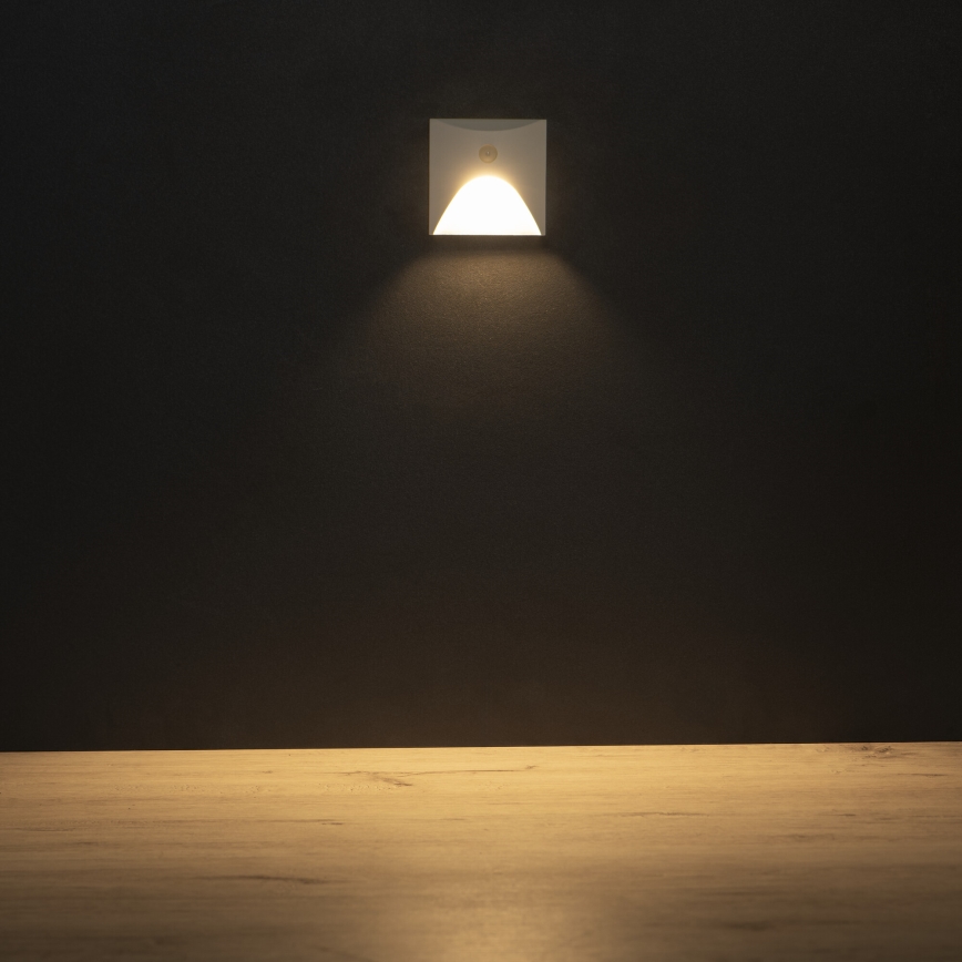 LED svetlo za stepenište sa senzorom pokreta i sumraka EXIN LED/2,5W/230V 3000K IP65 belo kvadratno