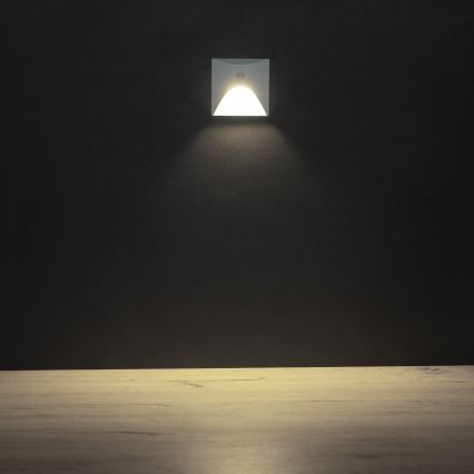 LED svetlo za stepenište sa senzorom pokreta i sumraka EXIN LED/2,5W/230V 4000K IP65 belo, četvrtasto