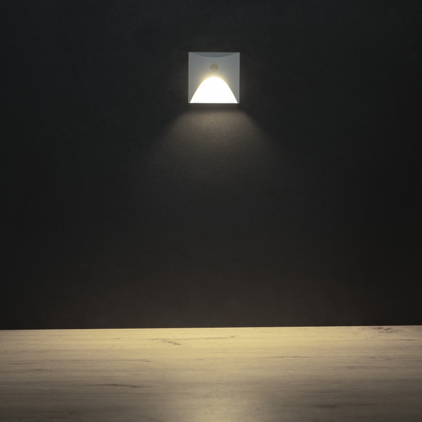LED svetlo za stepenište sa senzorom pokreta i sumraka EXIN LED/2,5W/230V 4000K IP65 belo, četvrtasto