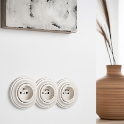 Kliklap - Trojna retro kućna utičnica sa okvirom 230V bež