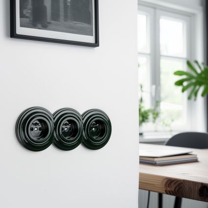 Kliklap - Trojna retro kućna utičnica sa ramom 230V zelena