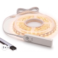 KOMPLET 1x LED traka sa senzorom pokreta FLEX LED/3,6W/4xAA 2 m + 2x ugradni profil 1 m crna/bela