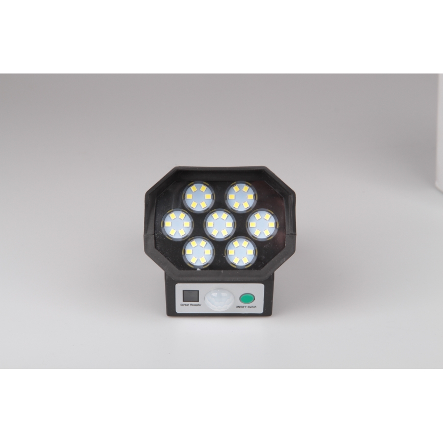 LED maketa sigurnosne kamere sa senzorom i solarnim panelom LED/5W/5,5V 800 mAh IP65 + daljinski upravljač