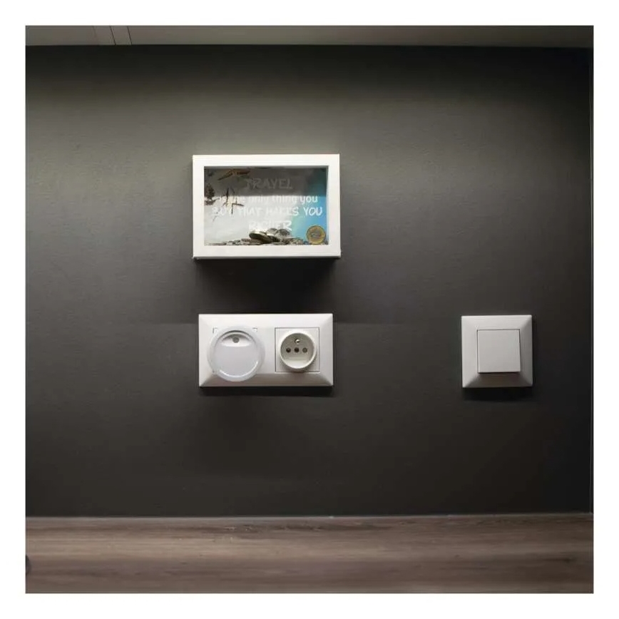 LED noćno svetlo sa senzorom sumraka LED/0,3W/230V