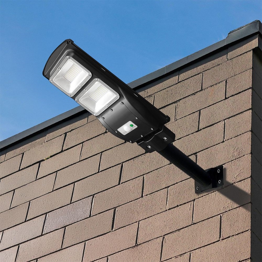 LED prigušiva solarna ulična lampa sa senzorom pokreta i sumraka LED/8W/3,2V 6000K IP65 9000 mAh crna + daljinski upravljač