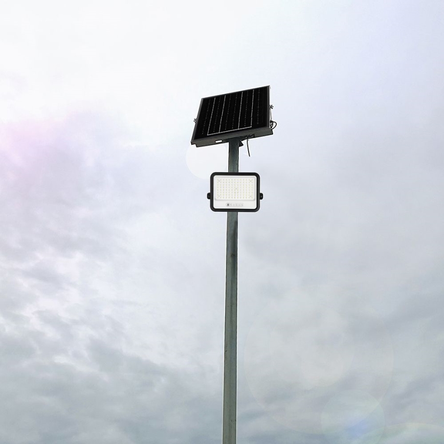 LED prigušiva solarni reflektor LED/200W/3,2V 2000-8000K IP65 10000 mAh crna + daljinski upravljač