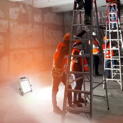 LED punjivi reflektor sa stalkom LED/30W/3,2V 4500K 5000 mAh IP65 narandžasta