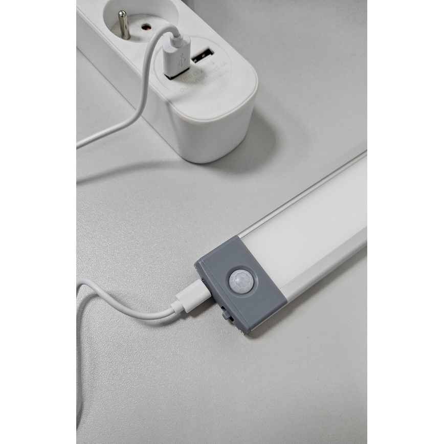 LED punjivo osvetljenje za nameštaj sa senzorom LED/2,5W/5V USB 800 mAh 4200K 32,5 cm