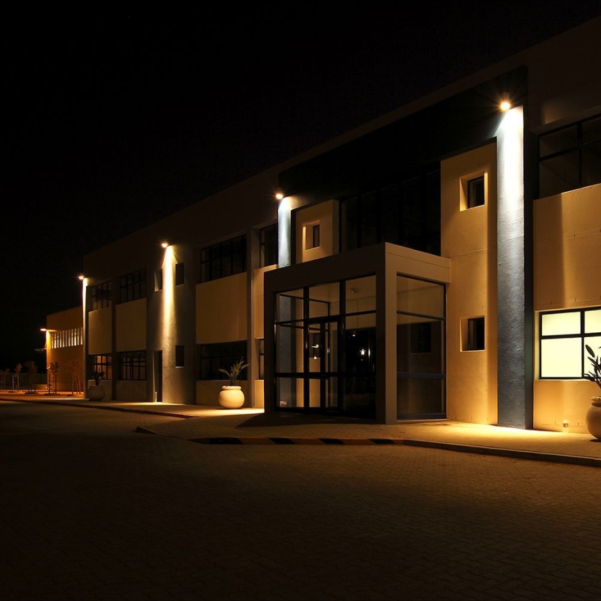 LED reflektor LED/50W/230V 6500K IP65 crna
