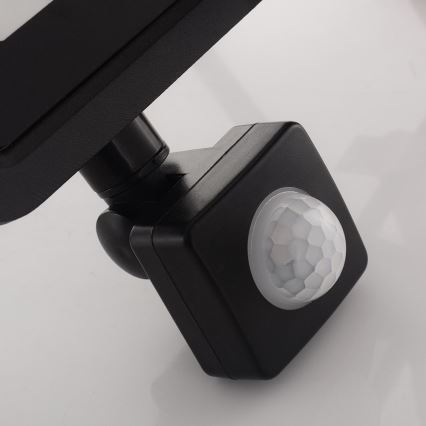 LED reflektor sa senzorom 20W/230V IP65