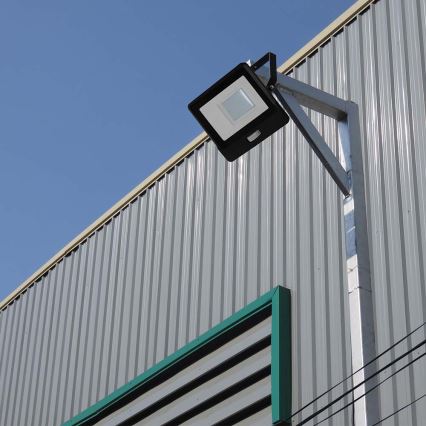 LED reflektor sa senzorom LED/50W/230V 6500K IP65 crni