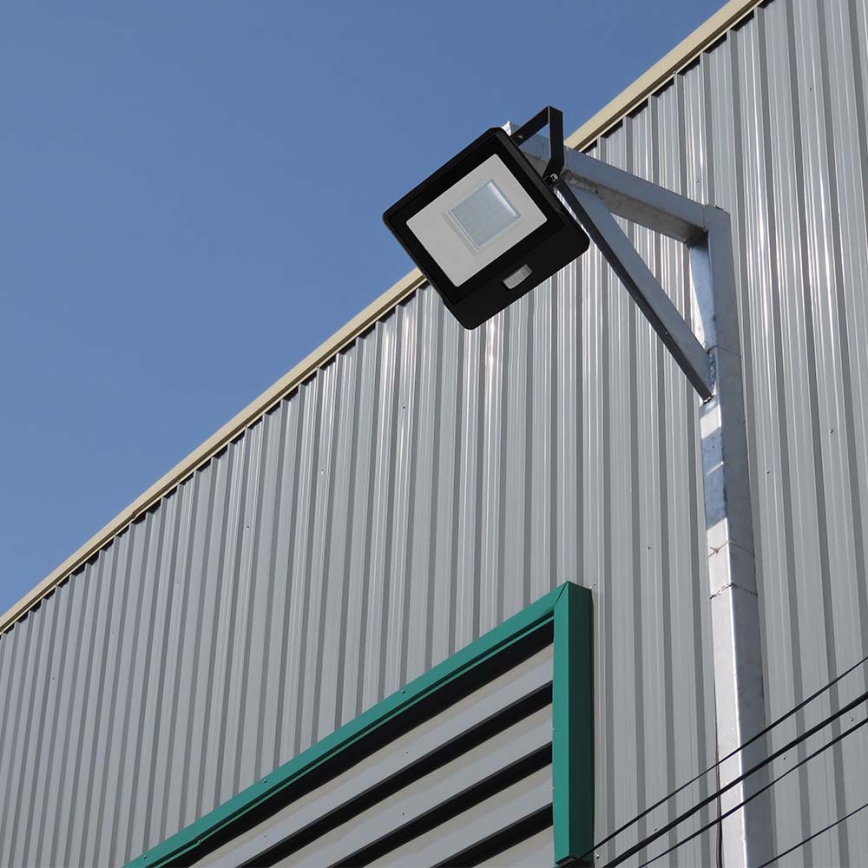 LED reflektor sa senzorom LED/50W/230V 6500K IP65 crni