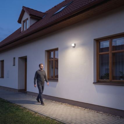 LED reflektor sa senzorom pokreta i sumraka TAMBO EVO LED/20W/230V 4000K IP44 crna