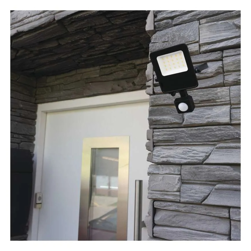 LED reflektor sa senzorom VISIO LED/10W/230V 4000K IP65