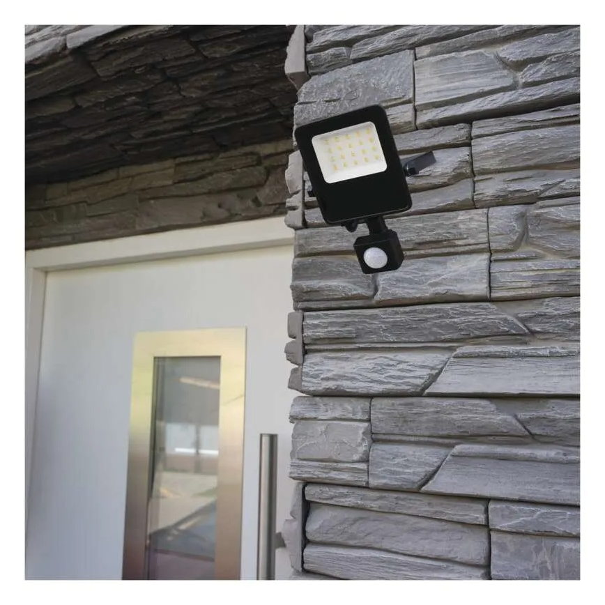 LED reflektor sa senzorom VISIO LED/30W/230V 4000K IP65