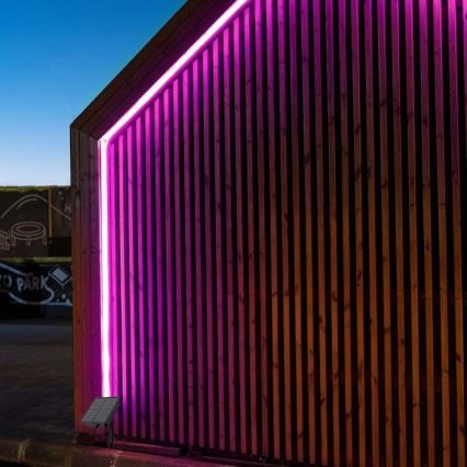 LED RGB prigušiva solarna traka LED/1,2W/3,7V IP67 5m + daljinski upravljač
