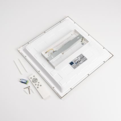 LED RGBW prigušiva površinski panel LED/22W/230V 2700-6500K 29,5x59,5 cm bela + daljinski upravljač