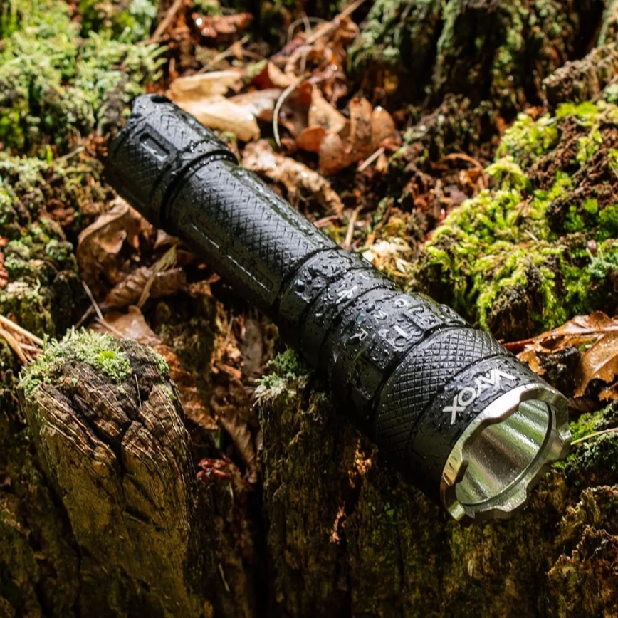 LED RGBW prigušiva punjiva svetiljka LED/15W/5V IP66 1500 lm 2000 mAh