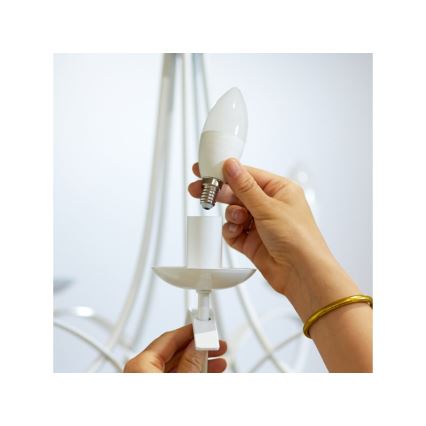 LED RGBW prigušiva sijalica C37 E14/4,9W/230V 2200-6500K CRI 90 Wi-Fi -WiZ