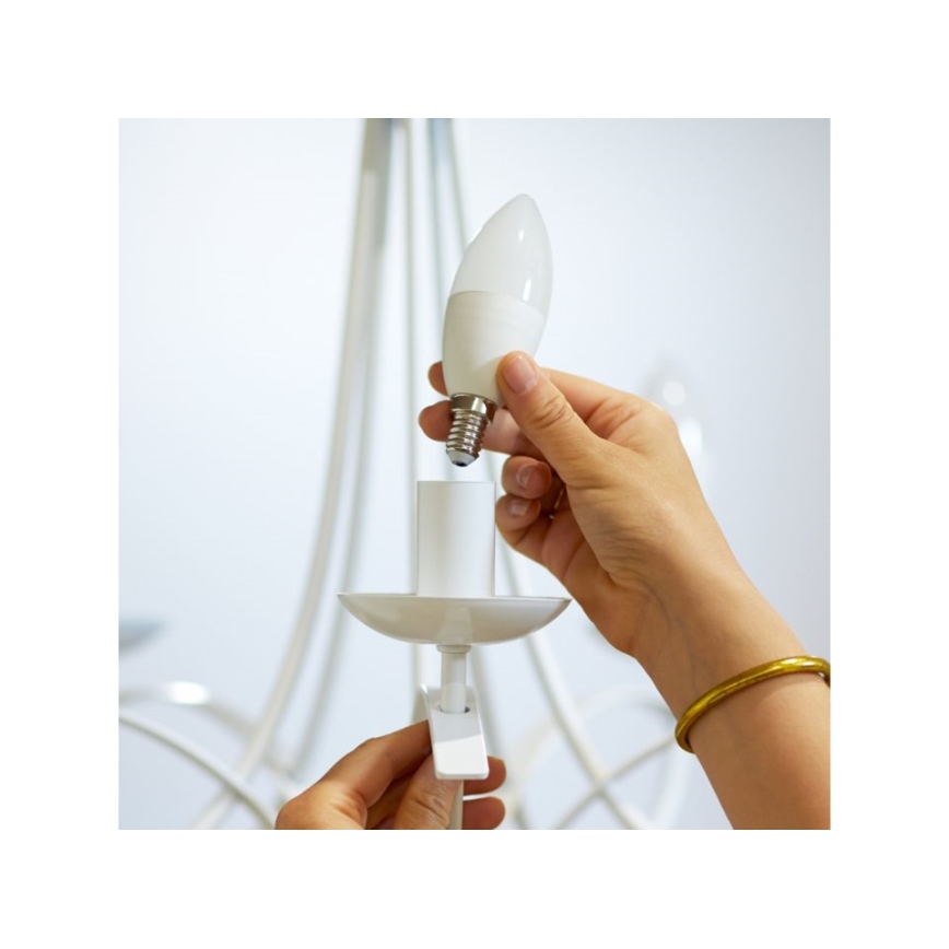 LED RGBW prigušiva sijalica C37 E14/4,9W/230V 2200-6500K CRI 90 Wi-Fi -WiZ