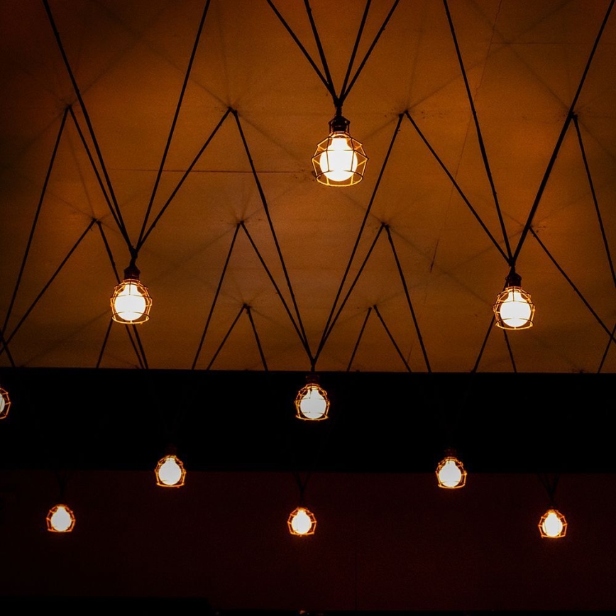 LED sijalica FILAMENT G95 E27/6W/230V 3000K