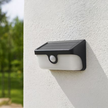 LED solarno zidno svetlo sa senzorom LINK LED/5W/3,7V IP65 crna
