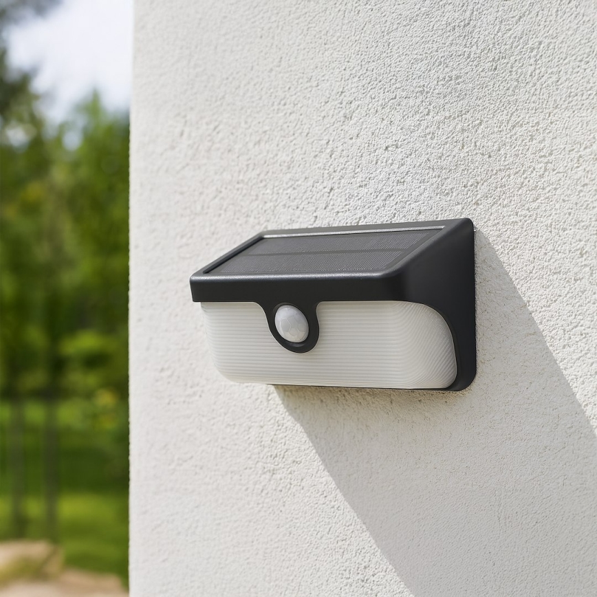 LED solarno zidno svetlo sa senzorom LINK LED/5W/3,7V IP65 crna